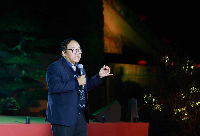 Thượng tướng Nguyễn Trọng Nghĩa: Thực tiễn đòi hỏi nhà thơ tiếp tục tham gia tích cực vào đời sống xã hội - Ảnh 5.