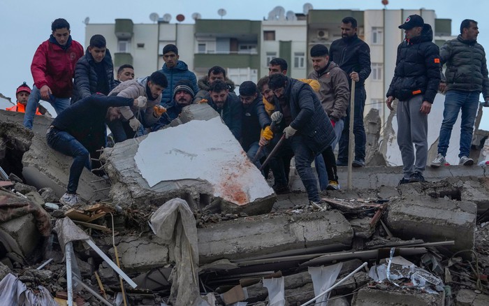 Động đất ở Thổ Nhĩ Kỳ: Số người tử vong lên đến 4.300, gấp rút cứu hộ nạn nhân vùng nông thôn