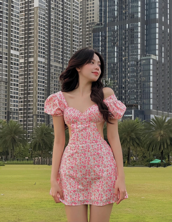 Nhìn kỹ váy tân Hoa hậu Việt Nam để thấy chi tiết vô cùng táo bạo - Ảnh 1.