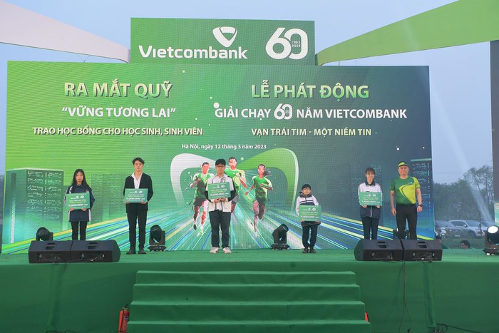 Vietcombank ra mắt Quỹ “Vững tương lai” và phát động Giải chạy kỷ niệm 60 năm thành lập - Ảnh 2.