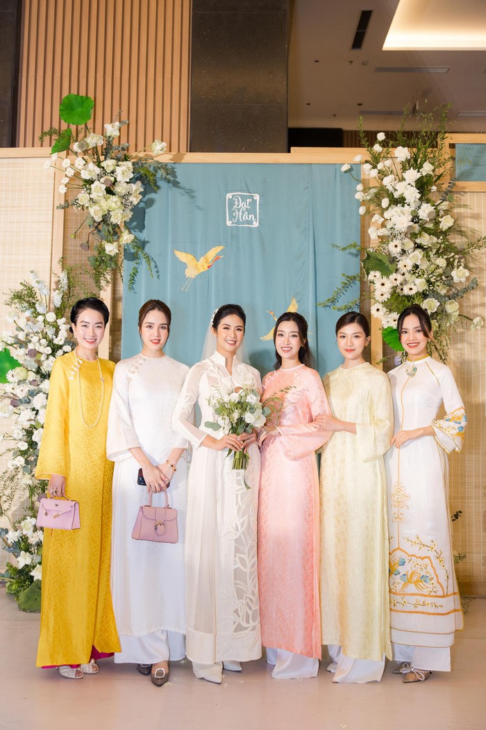 Đỗ Mỹ Linh và dàn người đẹp Vbiz so kè nhan sắc khi tụ họp mừng sinh nhật Hoa hậu Ngọc Hân - Ảnh 3.