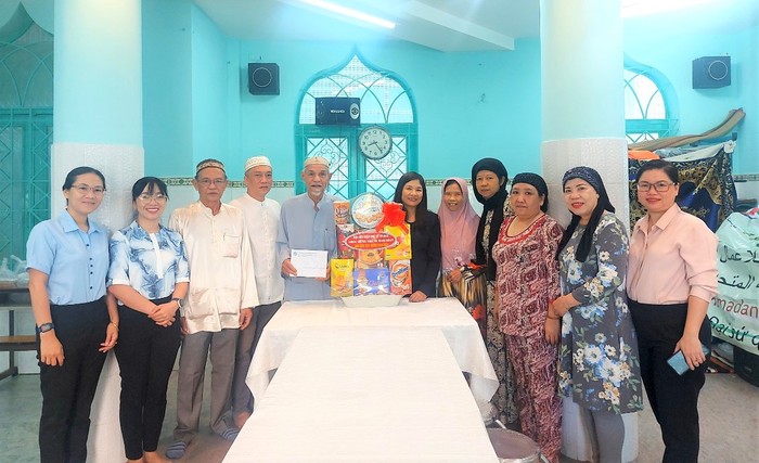 Hội LHPN TPHCM thăm đồng bào Hồi giáo Islam nhân tháng Ramadan - Ảnh 1.