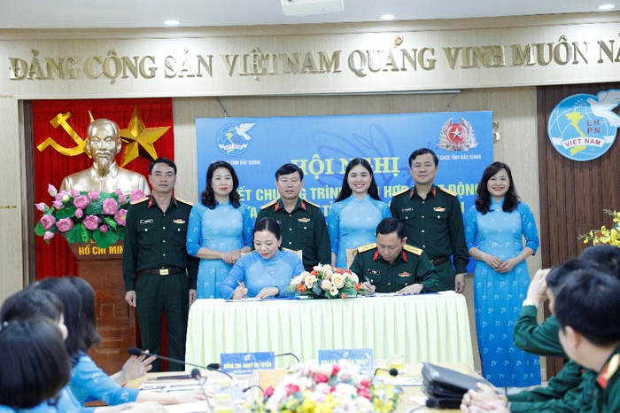 Hội LHPN tỉnh Bắc Giang phối hợp với Bộ Chỉ huy quân sự tỉnh - Ảnh 1.