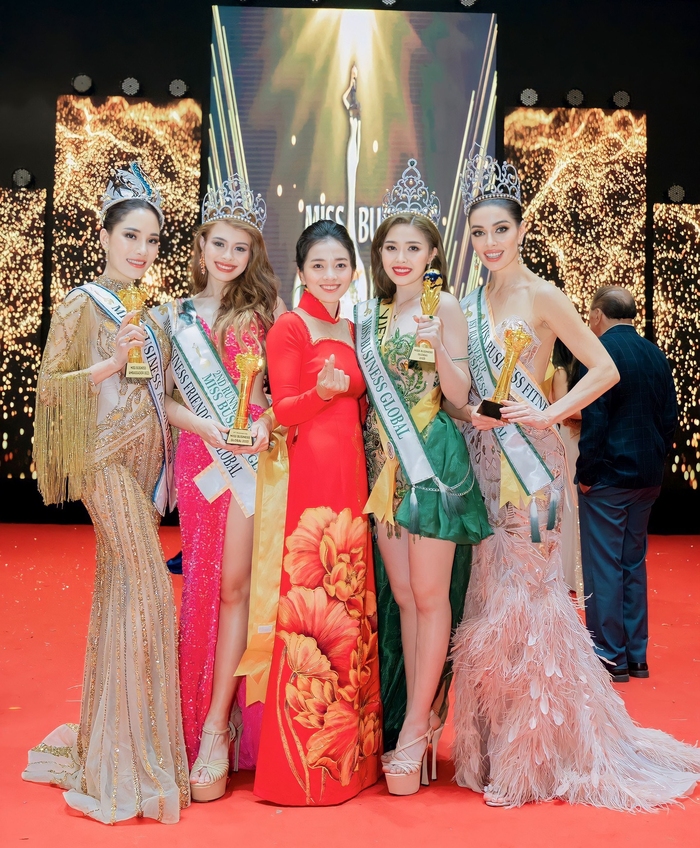 Phó TGĐ Ocean Group Hoàng Thanh Loan đoạt danh hiệu Hoa hậu đại sứ doanh nhân toàn cầu 2023 - Ảnh 1.
