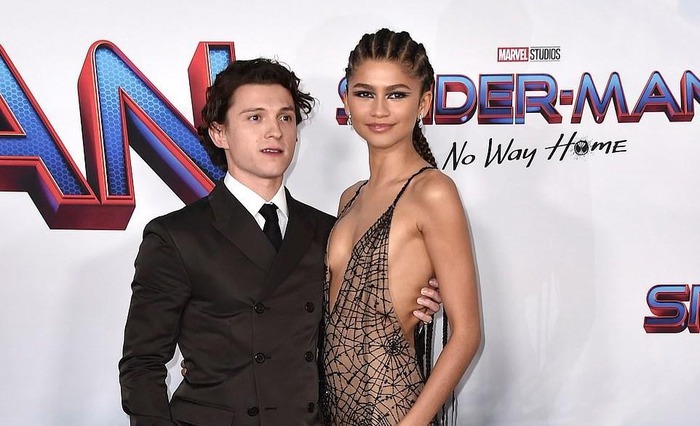 Zendaya bị bắt gặp đeo chiếc nhẫn đặc biệt, sắp về chung nhà với &quot;Người nhện&quot; Tom Holland? - Ảnh 2.