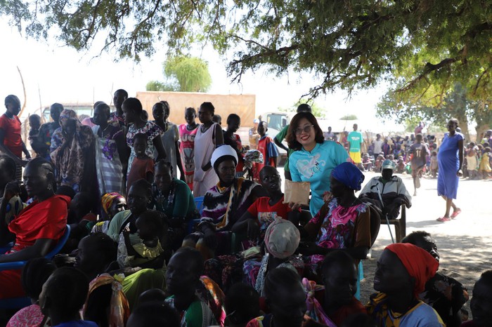 Nữ điều dưỡng “mũ nồi xanh” biến nỗi nhớ nhà thành việc làm nhân ái cho người dân ở Nam Sudan  - Ảnh 2.