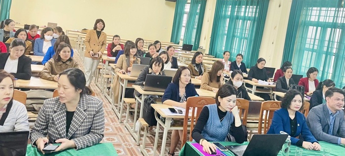 Một buổi tập huấn ứng dụng công nghệ thông tin cho cán bộ Hội cơ sở ở tỉnh Bắc Giang