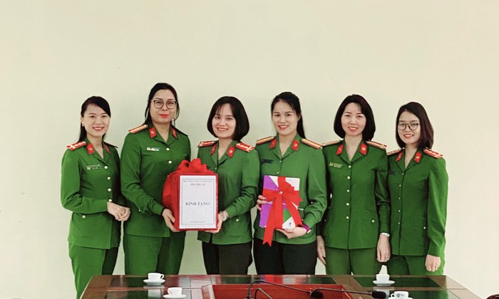 Hội Phụ nữ Học viện Cảnh sát nhân dân về nguồn, trao đổi nghiệp vụ công tác Hội tại Hưng Yên - Ảnh 3.