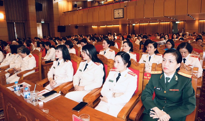 40 năm thành lập Hội phụ nữ Bộ Công an và đón nhận Huân chương Bảo vệ Tổ quốc hạng Nhì - Ảnh 3.