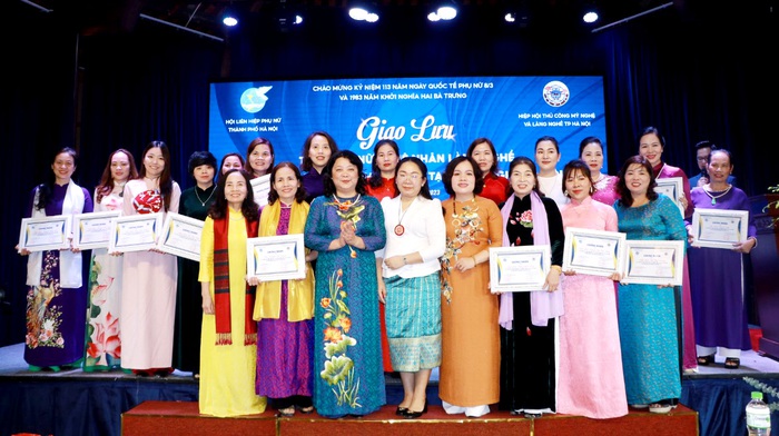 Vinh danh 10 nữ nghệ nhân tiêu biểu làng nghề Hà Nội - Ảnh 5.