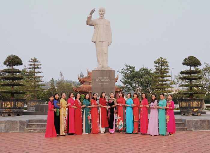  Phụ nữ huyện đảo Cô Tô gìn giữ và quảng bá Di sản văn hóa dân tộc - Ảnh 1.