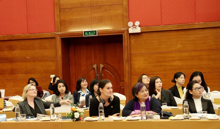 4 đề xuất nhằm tăng cường sự tham gia của phụ nữ trong các cơ quan dân cử - Ảnh 2.