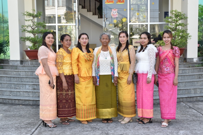 Phụ nữ Khmer chuẩn bị Tết - Ảnh 7.