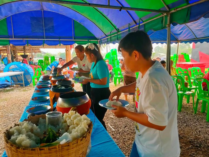 Xót xa những dòng trạng thái cuối cùng của nữ ca sĩ Thái Lan qua đời do rơi xuống bể bơi sâu 2m  - Ảnh 4.