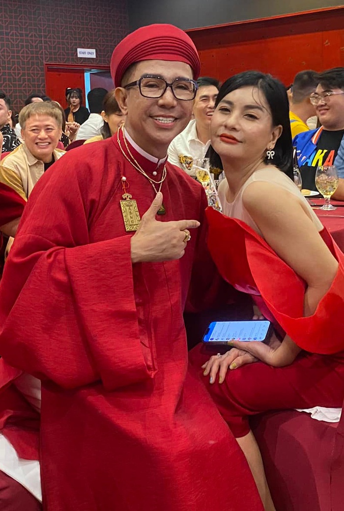 Vợ chồng Việt Hương, Cát Phượng cùng dàn nghệ sĩ tham dự đám cưới con trai của sao Việt  - Ảnh 5.