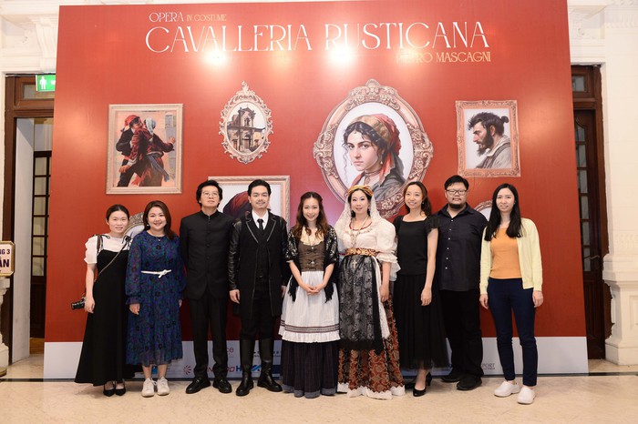 Nghệ sĩ Opera thế giới làm mê lòng khán giả Việt với giọng hát đẹp rực rỡ - Ảnh 1.