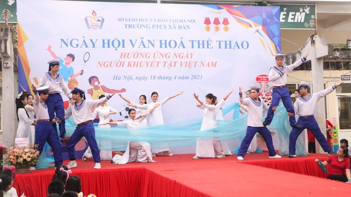 Hưởng ứng Ngày Người Khuyết tật Việt Nam: Thày trò Trường Xã Đàn tưng bừng với Ngày hội văn hóa thể thao  - Ảnh 2.