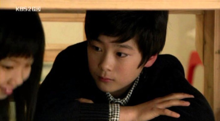 Looking back sadly at the series of photos of Moonbin (ASTRO) when he was a child star in Meteor Garden - Photo 4.