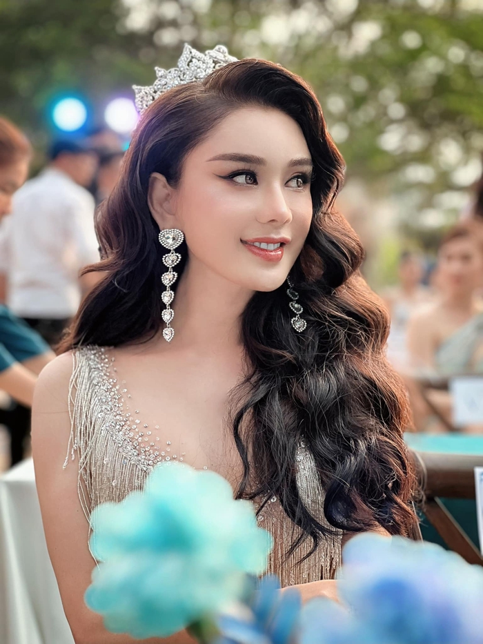 Lâm Khánh Chi lên tiếng việc đội vương miện dự thảm đỏ dù không phải Hoa hậu - Ảnh 2.