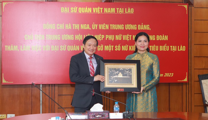 Chủ tịch Hà Thị Nga: Mỗi nữ Việt kiều tại Lào là một sứ giả về văn hóa, con người Việt Nam - Ảnh 4.