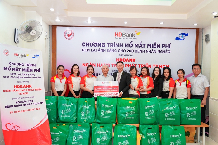 HDBank tặng 30 căn nhà đại đoàn kết cho tỉnh Tiền Giang - Ảnh 1.