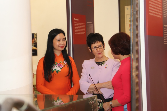 Phó Chủ tịch Hội LHPN Việt Nam Trần Lan Phương tiếp phu nhân Toàn quyền Australia - Ảnh 5.