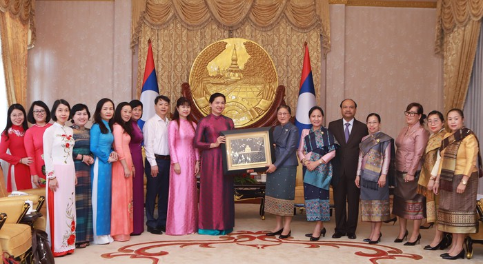 Phó Chủ tịch nước CHDCND Lào: Phụ nữ Việt – Lào hợp tác chặt chẽ, sát cánh bên nhau viết tiếp trang sử mới - Ảnh 2.