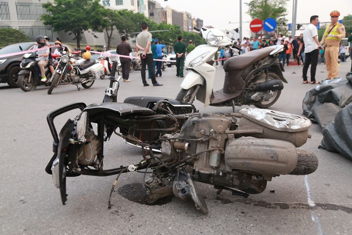 Vụ xe điên gây tai nạn liên hoàn trên đường Võ Chí Công: Tài xế gục xuống, nói &quot;xe tôi mất phanh&quot; - Ảnh 5.