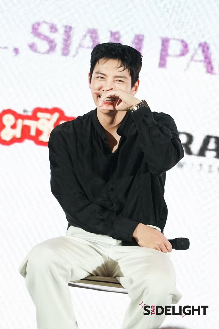 Ji Chang Wook để lộ dấu hiệu lão hóa ở tuổi 35 trong họp báo fanmeeting tại Thái Lan  - Ảnh 3.