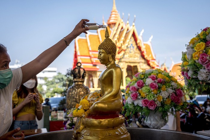 Lễ hội Songkran đang dần mất đi bản chất vốn có - Ảnh 2.