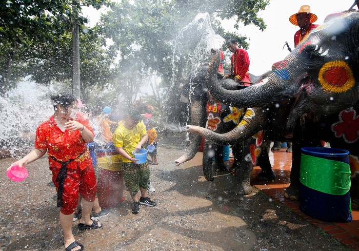 Lễ hội Songkran đang dần mất đi bản chất vốn có - Ảnh 4.