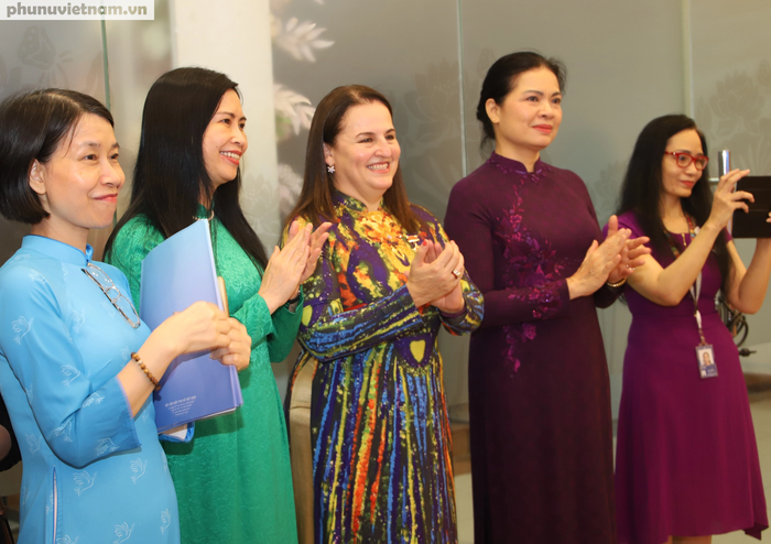 Hội LHPN Việt Nam vinh danh bà Elisa Fernandez - Trưởng đại diện UN Women tại Việt Nam - Ảnh 4.