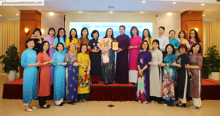 Hội LHPN Việt Nam vinh danh bà Elisa Fernandez - Trưởng đại diện UN Women tại Việt Nam - Ảnh 5.