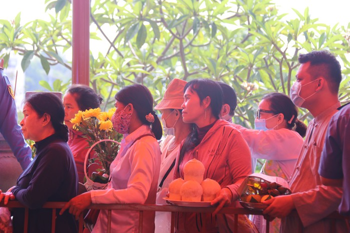 Nhiều hoạt động tín ngưỡng thờ Mẫu tại lễ hội Tháp Bà Ponagar  - Ảnh 8.