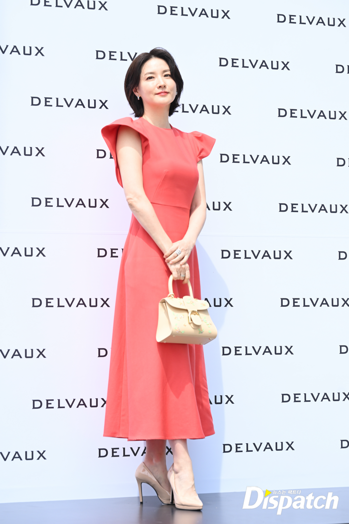 &quot;Nàng Dae Jang Geum” Lee Young Ae khoe nhan sắc quý phái tuổi 52 tại sự kiện - Ảnh 2.