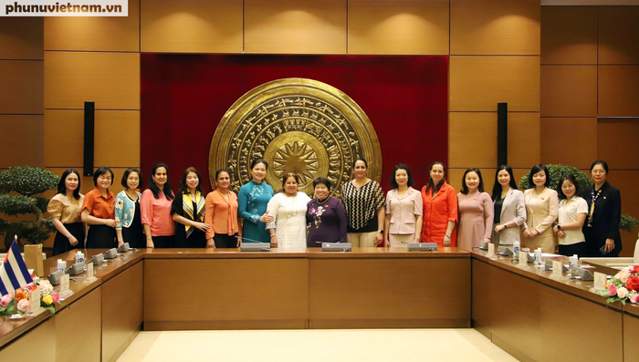 Đoàn đại biểu cấp cao Hội LHPN Cuba thăm và làm việc với Nhóm nữ Nghị sĩ Quốc hội Việt Nam  - Ảnh 3.