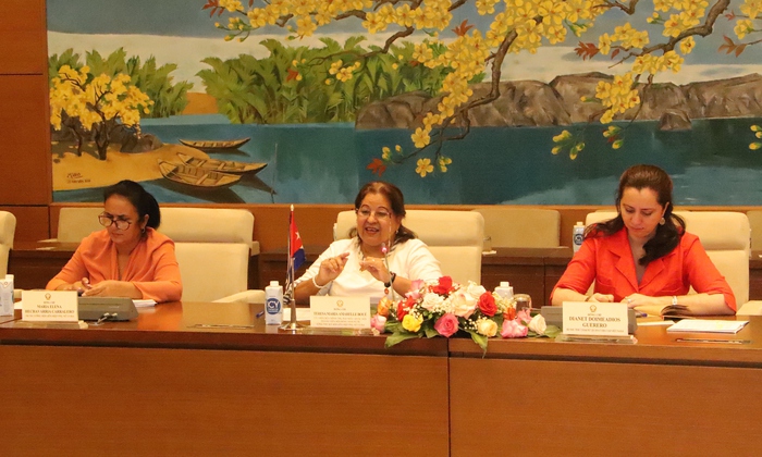 Đoàn đại biểu cấp cao Hội LHPN Cuba thăm và làm việc với Nhóm nữ nghị sỹ Quốc hội Việt Nam - Ảnh 2.
