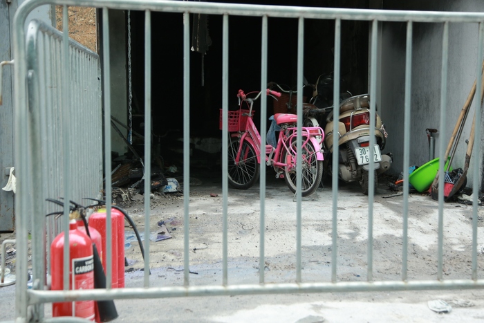 Hiện trường vụ hỏa hoạn ở Hà Nội khiến 4 bà cháu tử vong - Ảnh 6.