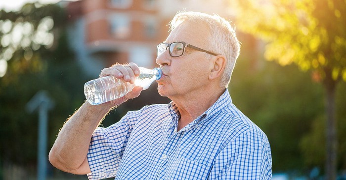 Những điều cần biết về tình trạng mất nước ở người cao tuổi - Ảnh 4.