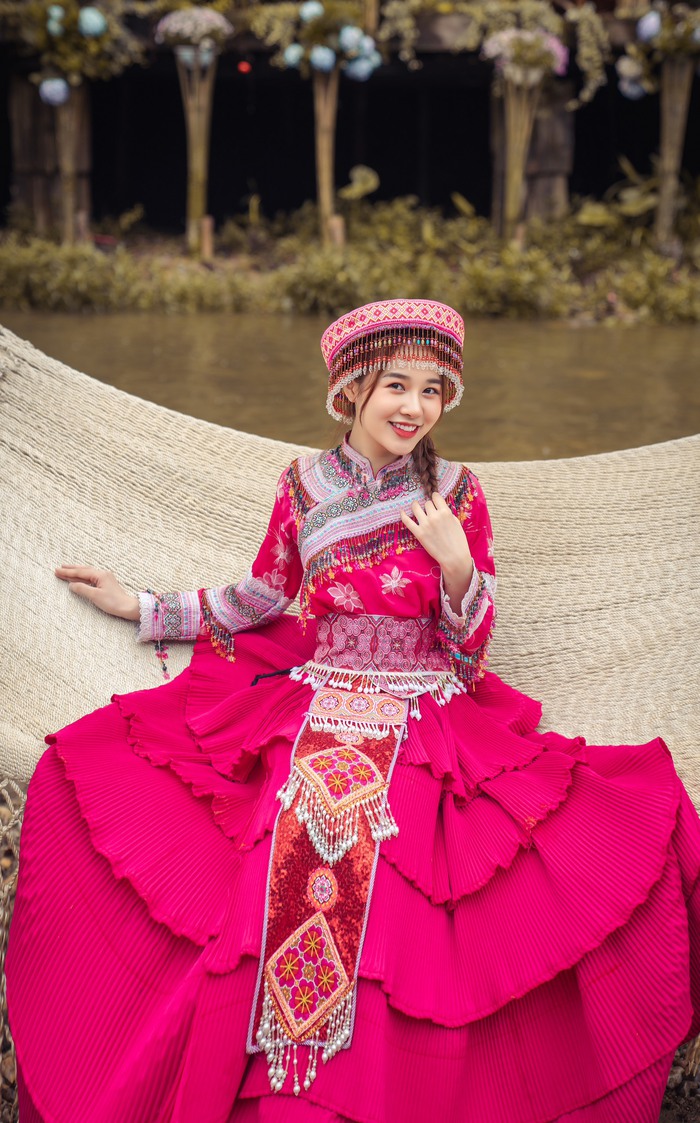Á Khôi Đỗ Hà Trang khoe sắc ngọt ngào khi diện trang phục dân tộc - Ảnh 1.
