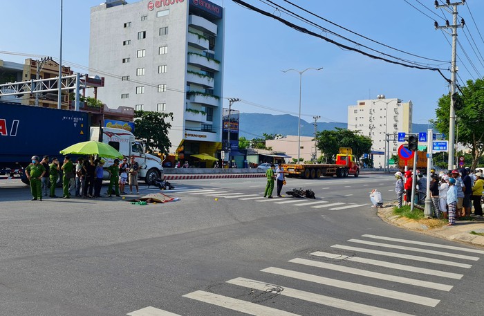 Tai nạn nghiêm trọng ở Đà Nẵng, 1 người nước ngoài tử vong, 2 người bị thương - Ảnh 1.