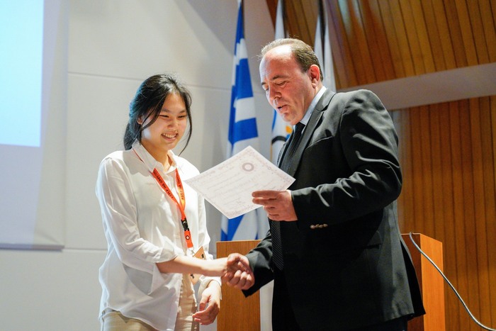 Học sinh BIS Hà Nội giành giải thưởng tại cuộc thi Olympic Triết học Quốc tế 2023 tại Hy Lạp  - Ảnh 1.