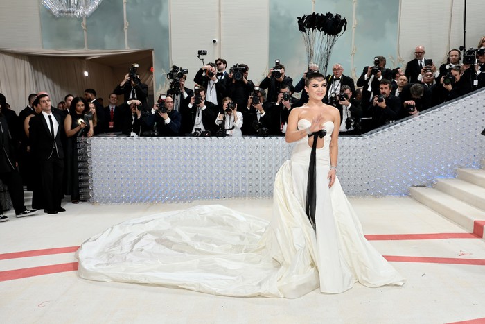 10 bộ cánh đẹp - xấu nhất Met Gala 2023: Tuyệt nhiên không có sao Hàn - Ảnh 8.