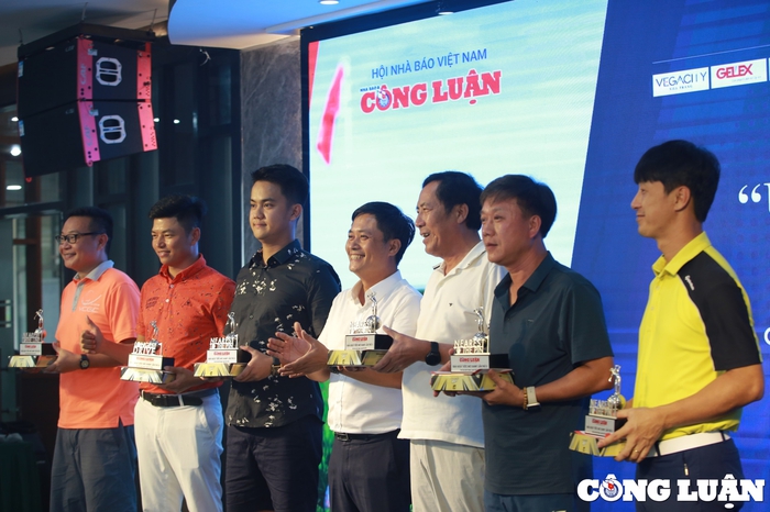 Giải Golf “Ước mơ xanh” 2023 quyên góp gần 400 triệu đồng hỗ trợ bệnh nhi ung thư, người yếu thế - Ảnh 2.