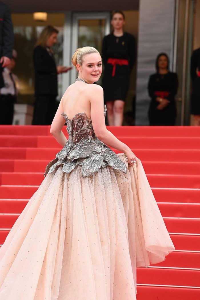 &quot;Công chúa&quot; Elle Fanning và màn lột xác ngỡ ngàng ở LHP Cannes 2023 - Ảnh 4.