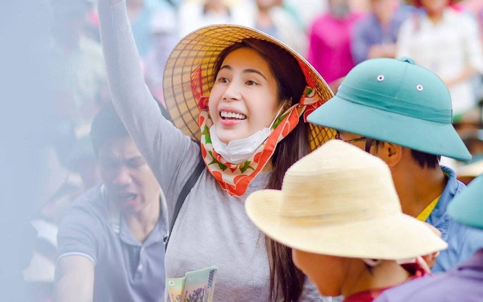 Thủy Tiên tiết lộ chuyện mất một món đồ trong chuyến từ thiện cách đây 3 năm