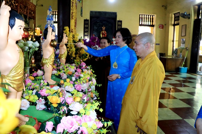Phụ nữ Thủ đô chúc mừng Đại lễ Phật đản 2023 - Ảnh 2.