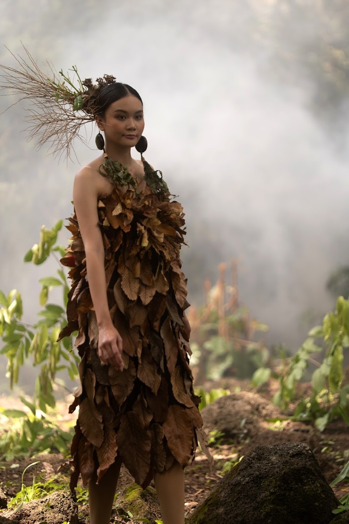 NTK Minh Hạnh làm thời trang làm từ hoa khô, lá rừng để kêu gọi bảo vệ môi trường  - Ảnh 25.