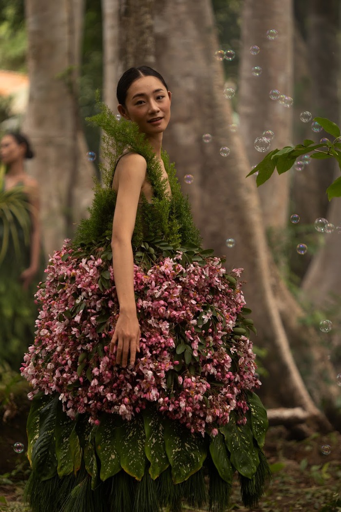 NTK Minh Hạnh làm thời trang làm từ hoa khô, lá rừng để kêu gọi bảo vệ môi trường  - Ảnh 28.