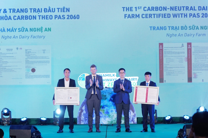 VINAMILK là công ty sữa đầu tiên tại Việt Nam có nhà máy và trang trại đạt chứng nhận trung hòa Carbon - Ảnh 3.